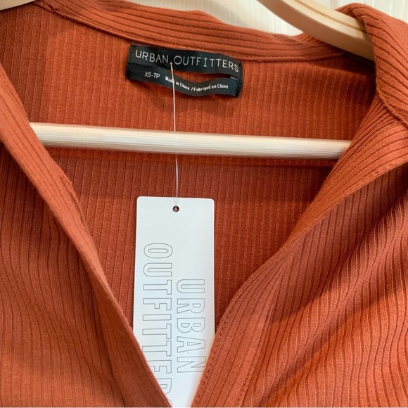 UO Rust Orange Aries Ruched Long-Sleeve Blouse Top Henley - Picture 8 of 12